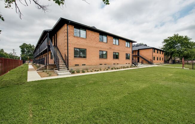 2 beds, 1 bath, 912 sqft, $1,350, Unit 2205