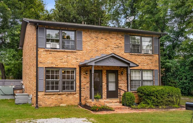 Awesome 2BE/1.5BA duplex in fantastic location in Nashville!