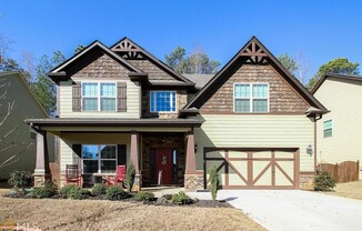 Wow, prime prime Newnan location, approx 1 mile to EVERYTHING! Hardwoods, Stainless, coffered ceilings, must see!