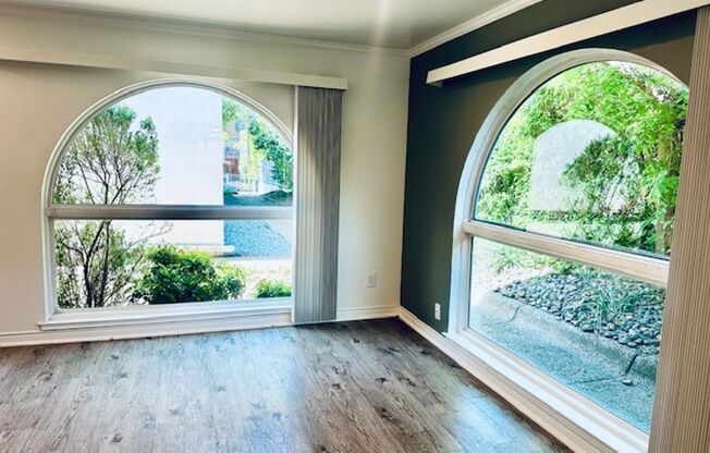 2 beds, 1.5 baths, 957 sqft, $1,599, Unit 111