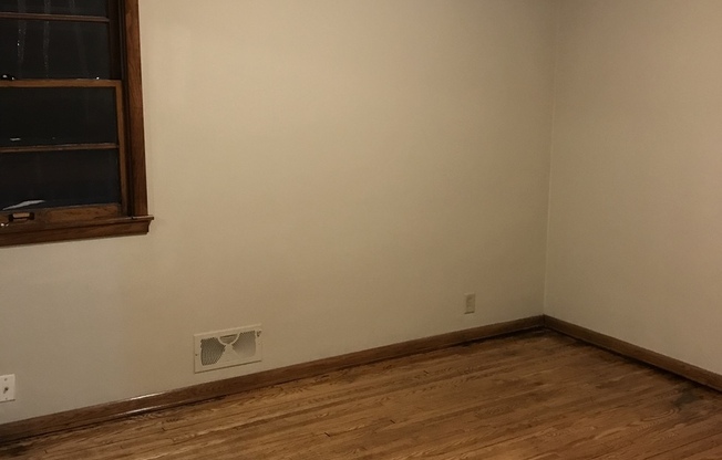 Amazing 4 Bedroom 2 Bath Home in South St. Paul!