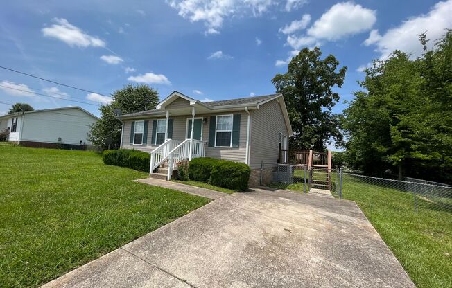 Super cute home close to Fort Campbell