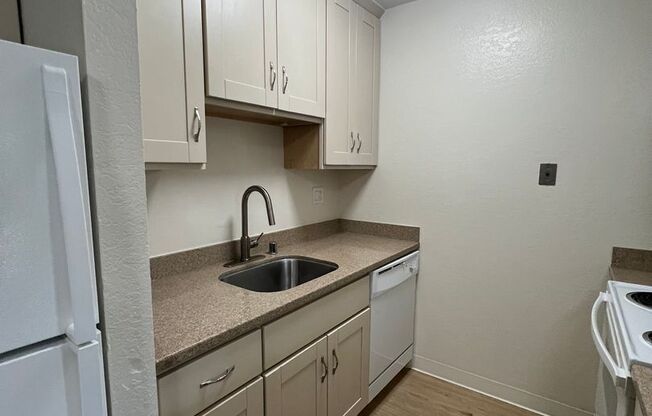 1 bed, 1 bath, 590 sqft, $2,300, Unit 777-155