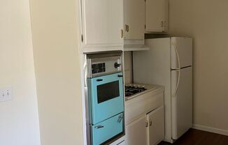 1 bed, 1 bath, $2,100, Unit 788