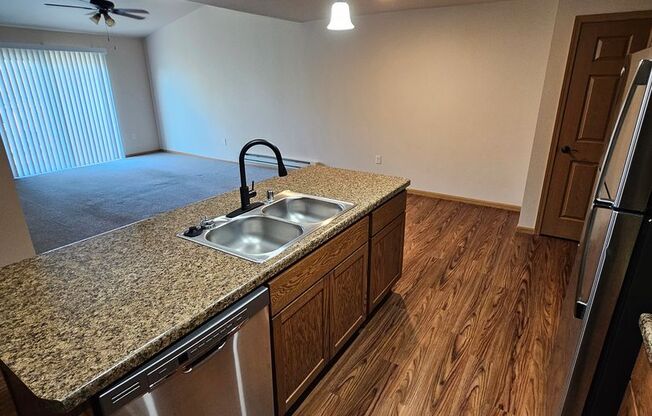 2 beds, 1.5 baths, 1,062 sqft, $1,425, Unit 109