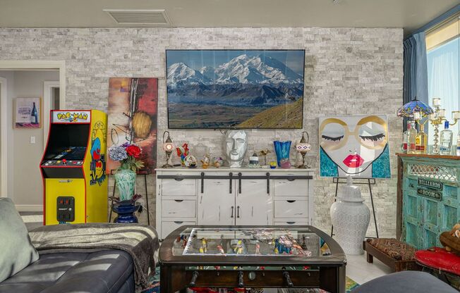 1 bed, 1.5 baths, $2,300, Unit # 133
