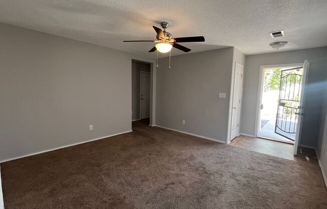 2 beds, 1 bath, $1,900