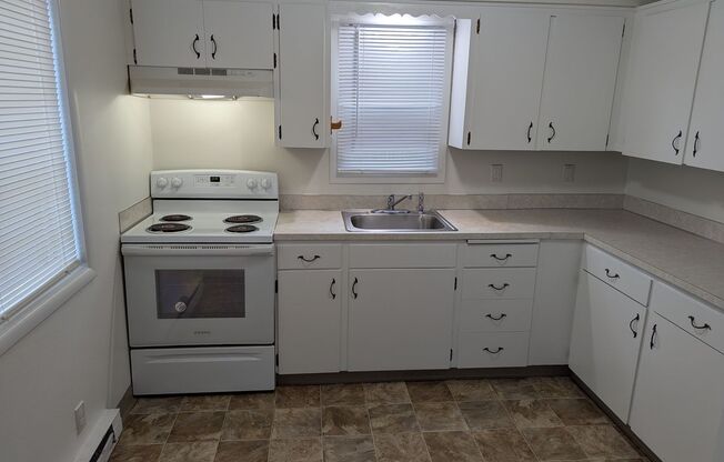 1 bed, 1 bath, $1,050, Unit 4930