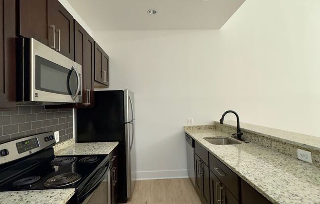 1 bed, 1 bath, 667 sqft, $900, Unit 108