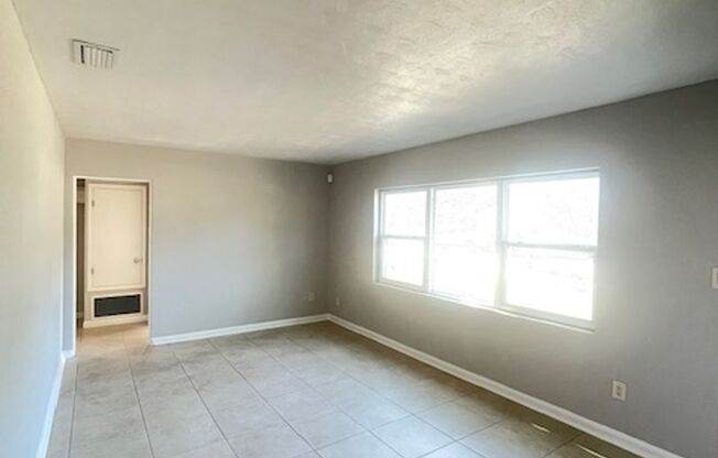 3/2 single family home minutes from Lake Eola ! Coming Soon!