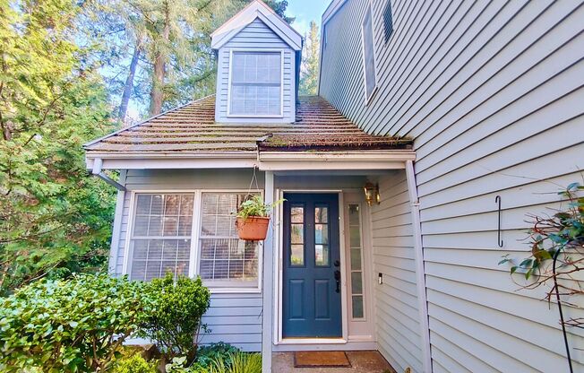Amazing Attached Home in Lake Oswego is a Must See!
