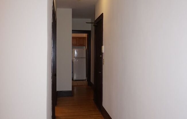 1 bed, 1 bath, 460 sqft, $850, Unit 302