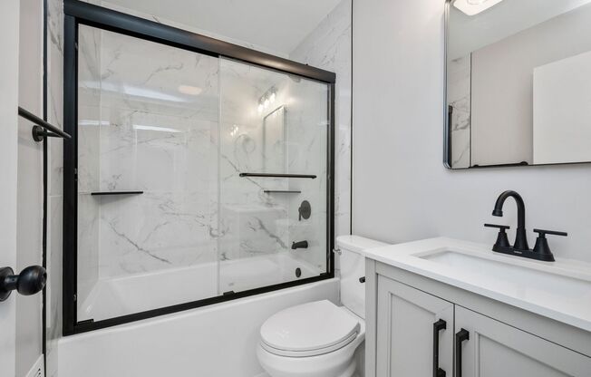 SCORE $500 OFF 1ST MONTH OF RENT THRU 7/31! Stunning 3 bedroom home in Ambridge available now!