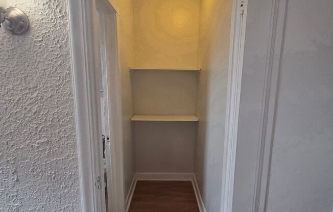 Studio, 1 bath, 280 sqft, $1,150, Unit 812