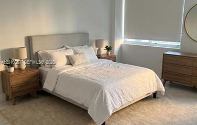 2 beds, 2 baths, 1,123 sqft, $4,000, Unit 16385 Biscayne Blvd # 717