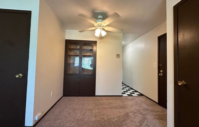 2 beds, 1 bath, $1,375, Unit 307