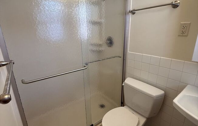 Studio, 1 bath, 500 sqft, $625, Unit 1024 SUNSET #04