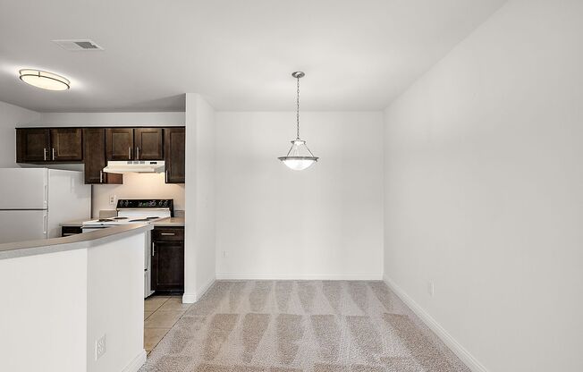 2 beds, 2 baths, 1,020 sqft, $1,470, Unit 6-2501 Emerson Cir.