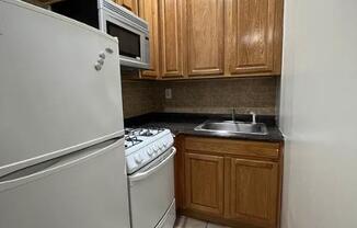 Studio, 1 bath, $2,400, Unit 1