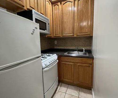 Studio, 1 bath, $2,400, Unit 1