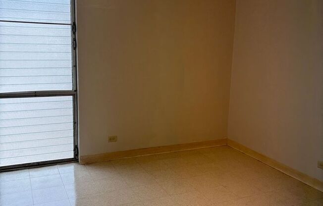 Moiliili/University - 2 Bdrm/1 Bath/1 Prkg - $1,675