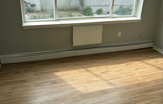 2 beds, 1 bath, 750 sqft, $1,425, Unit A5