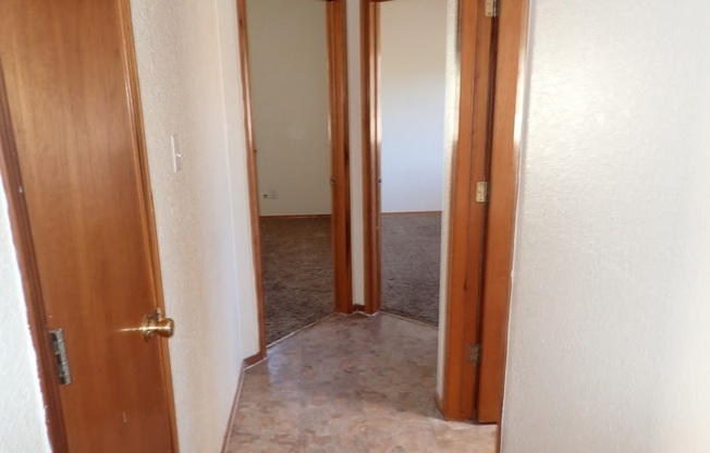 3 beds, 2 baths, $1,595