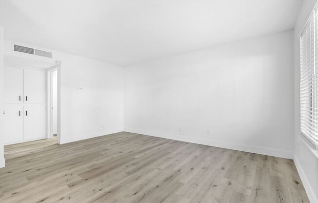 1 bed, 1 bath, 605 sqft, $1,395, Unit 5