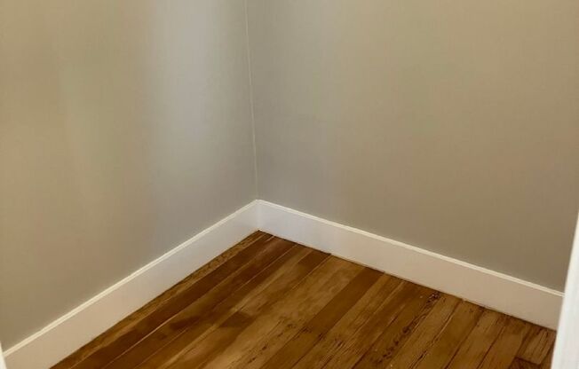 Studio, 1 bath, 275 sqft, $1,495, Unit 406