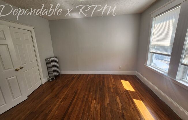 3 beds, 1 bath, 1,300 sqft, $2,900, Unit Unit 2