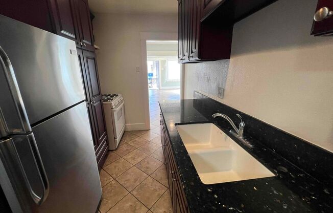 1 bed, 1 bath, 850 sqft, $2,100, Unit 1 Bonito Ave.