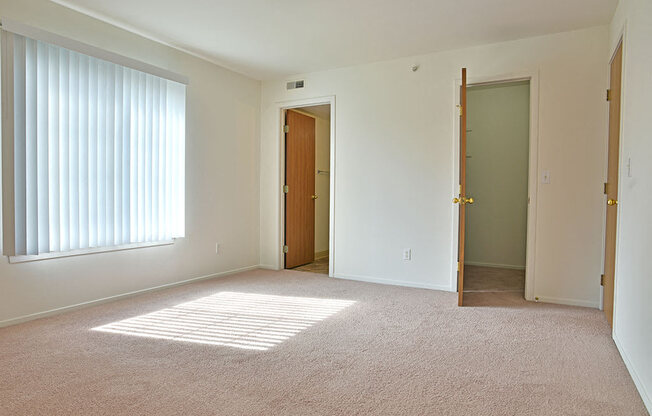 Bedroom at Thornridge Apartments, Grand Blanc, 48439