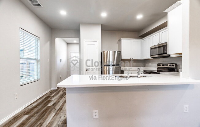 3 beds, 2.5 baths, 1,261 sqft, $1,397, Unit 24