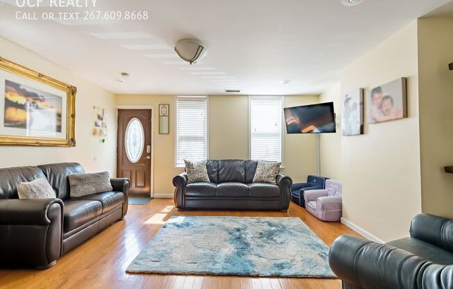1025 E COLUMBIA AVE