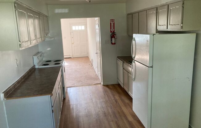 1 bed, 1 bath, 630 sqft, $1,250, Unit B4