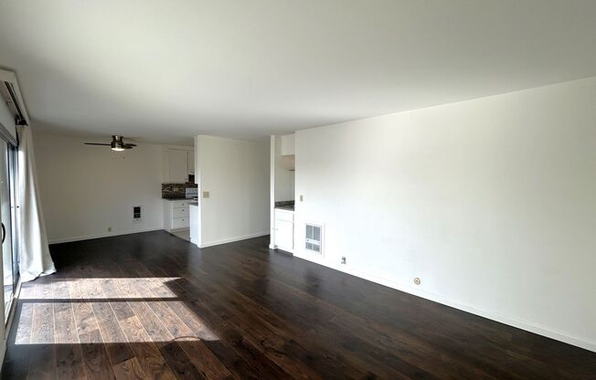 2 beds, 2 baths, $2,695, Unit 204