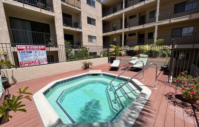 2 beds, 1 bath, 840 sqft, $2,550, Unit 416