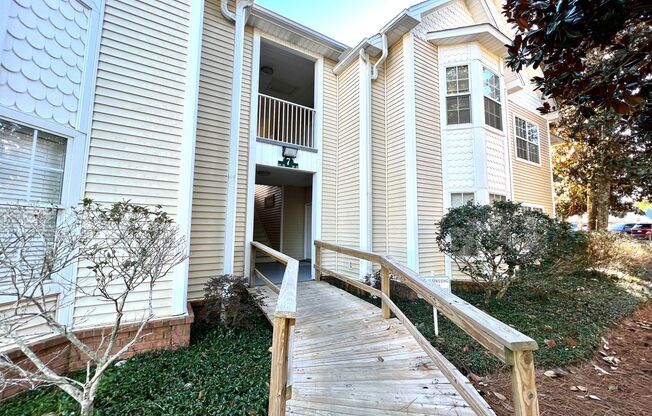 Charming Unit Close to the Pool!