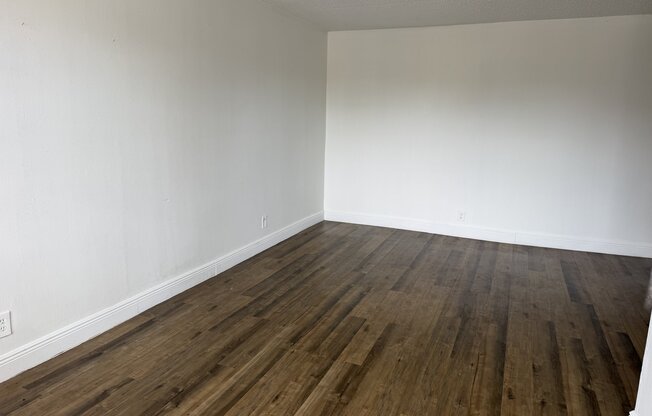 5741 SW 36 CT