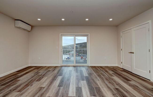 1 bed, 1 bath, 740 sqft, $3,000, Unit Apt 1211