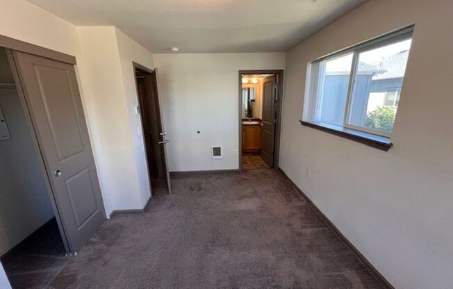 2 beds, 2 baths, $1,550, Unit 206