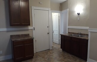 3 beds, 1 bath, 1,115 sqft, $1,140, Unit 2159 N 39th St - Lower