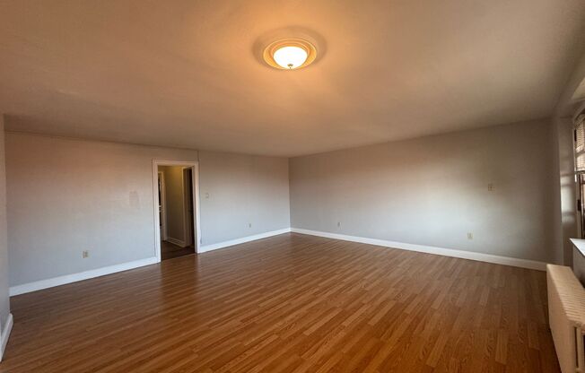 2 beds, 1 bath, 800 sqft, $1,999, Unit 6230 Fifth Ave. #222D