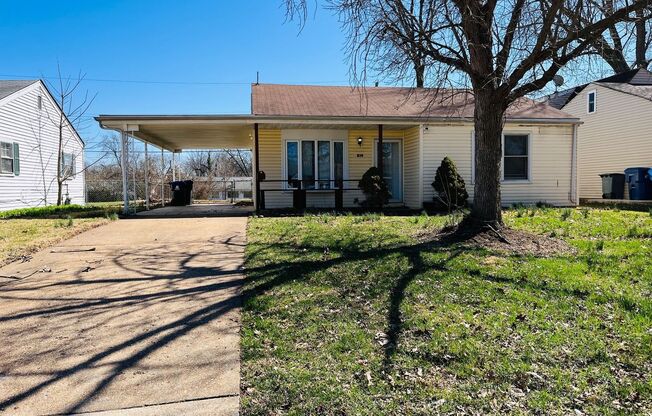 Adorable 2 Bedroom 1 Bath In Florissant!
