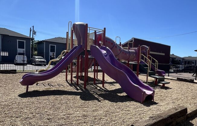 3 beds, 2 baths, 1,056 sqft, $1,940, Unit 1088