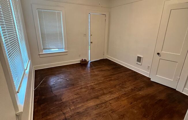 1 bed, 1 bath, 600 sqft, $1,100, Unit 2