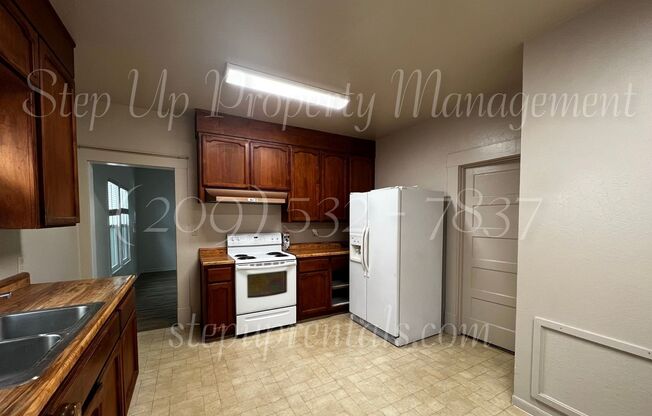 3 beds, 1.5 baths, 1,400 sqft, $2,050, Unit 92