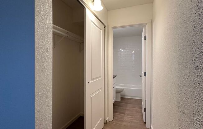 2 beds, 2 baths, 928 sqft, $1,495, Unit 1945 Peoria St #405