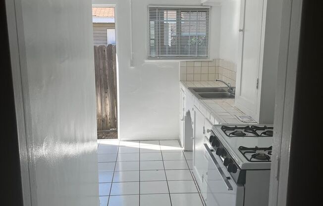 925 N. Azusa Ave.