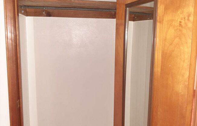 2 beds, 1 bath, 903 sqft, $1,290, Unit A-2